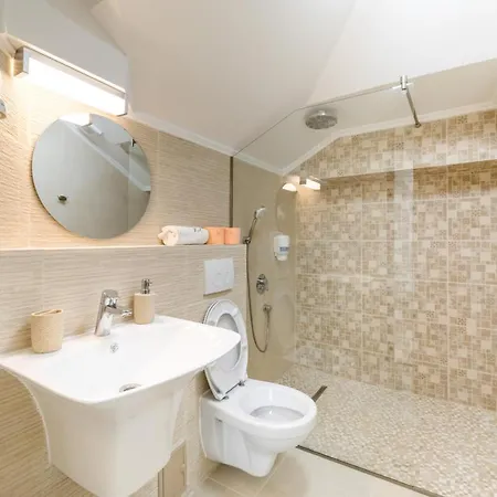 Pensión Kos Năvodari