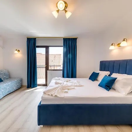 Kos Pensión Năvodari